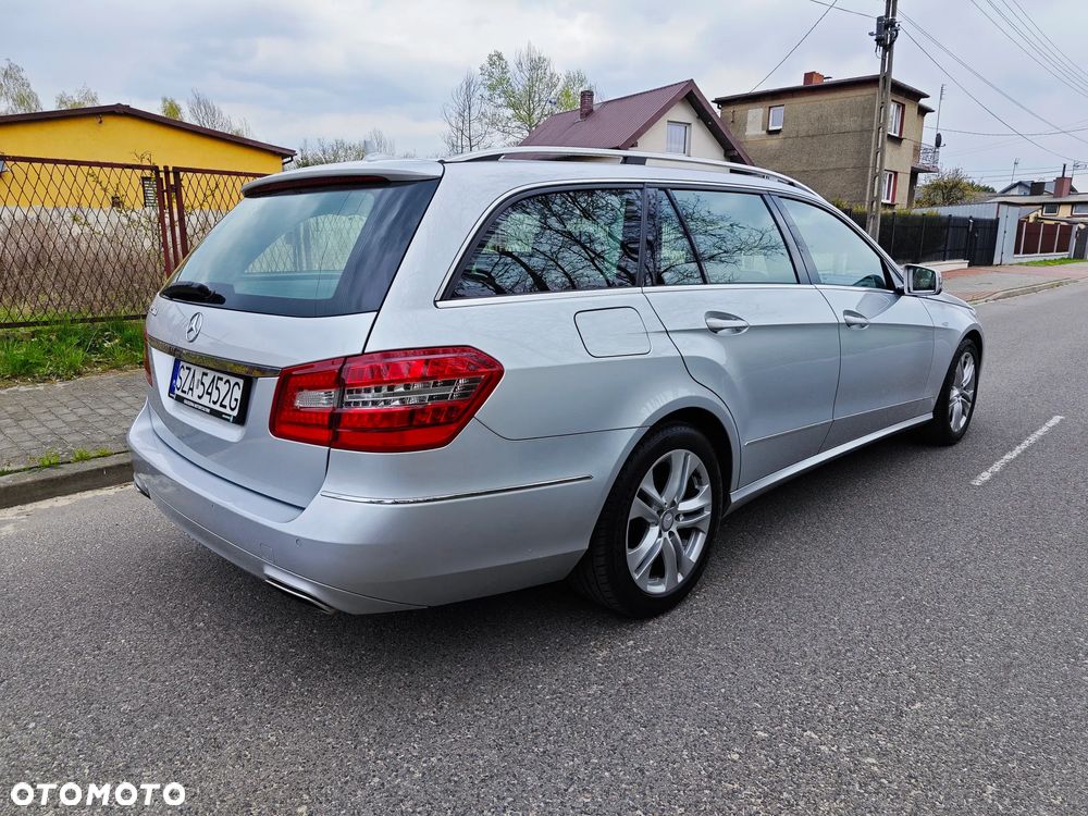 Mercedes-Benz Klasa E 200 CGI BlueEffICIENCY Avantgarde - 14