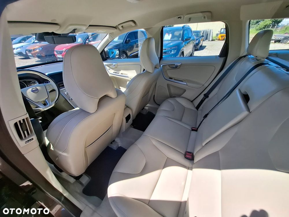 Volvo XC 60 D4 Geartronic Kinetic - 13