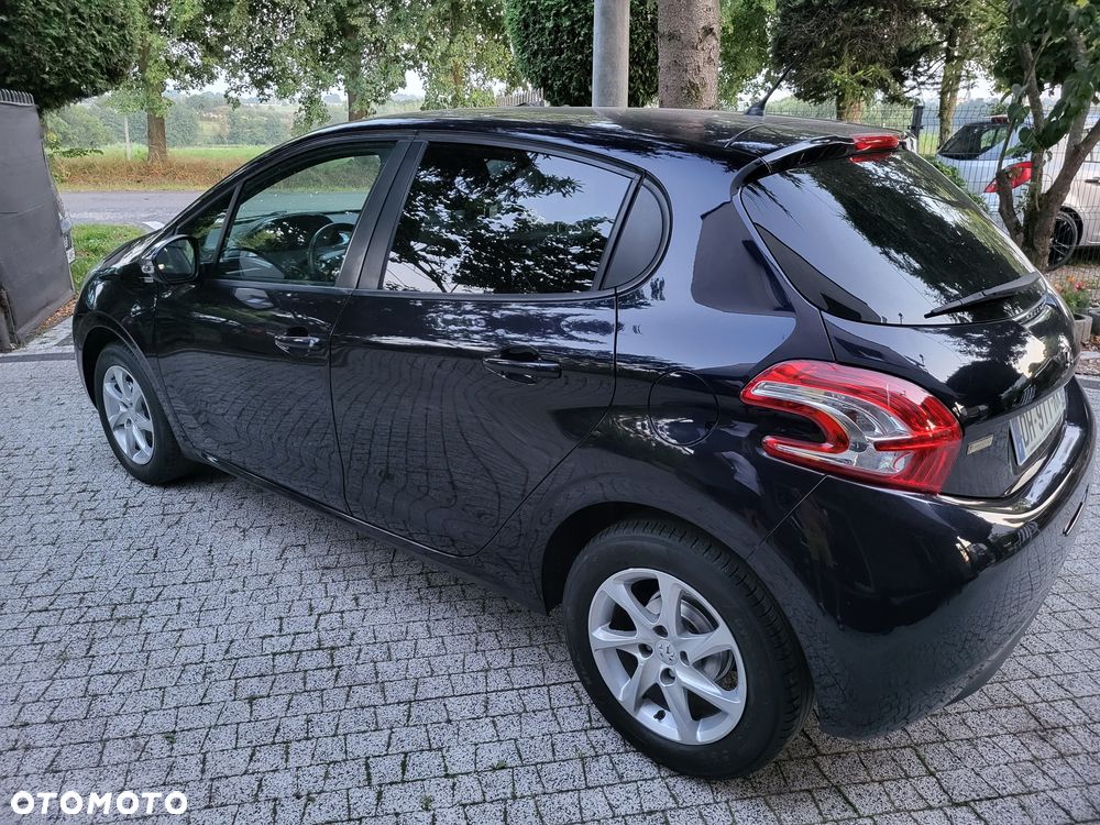Peugeot 208 - 4