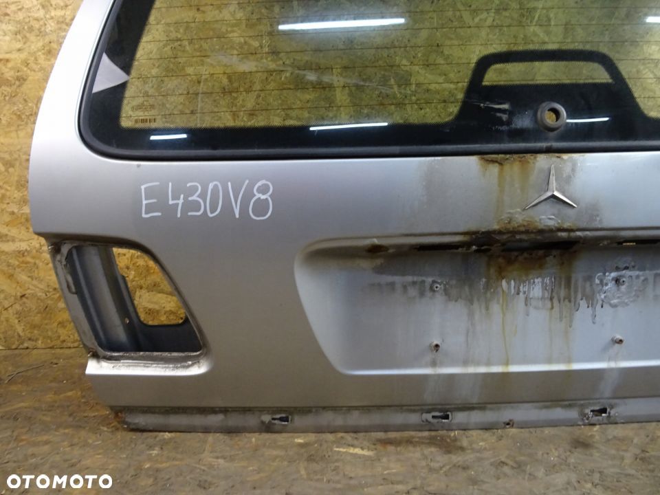 SZYBA KLAPY BAGAŻNIKA MERCEDES W210 KOMBI 4.3 - 4