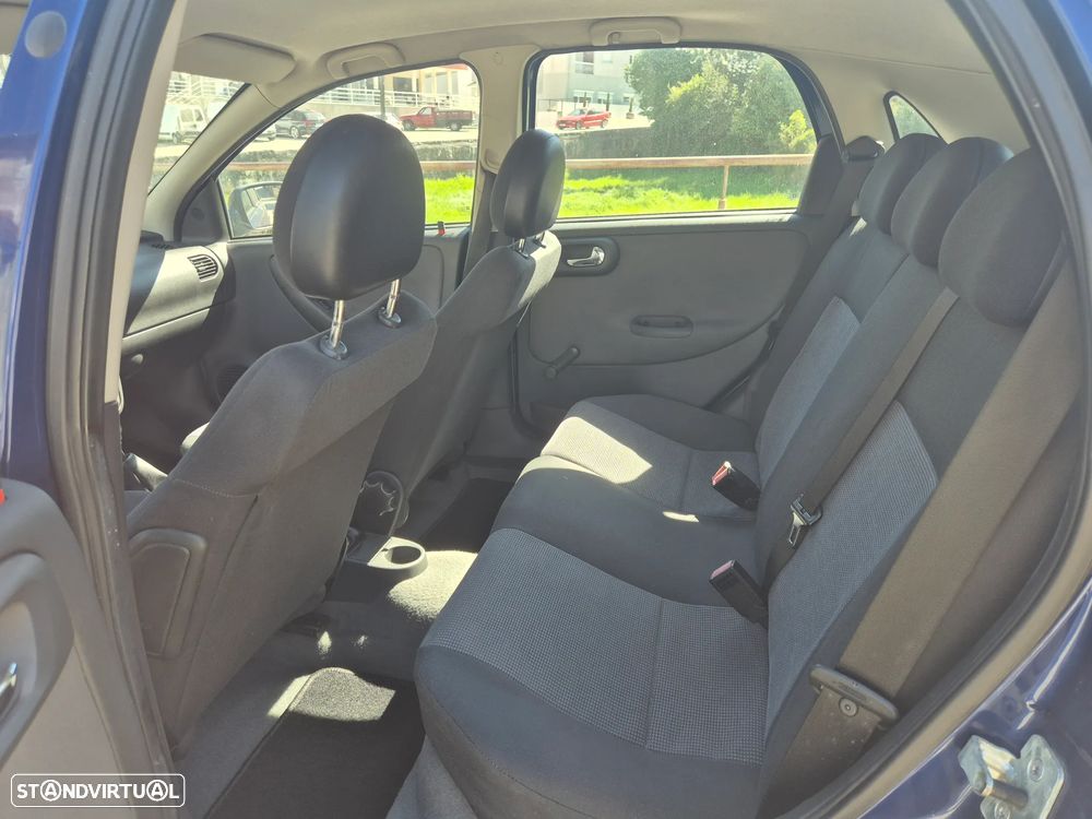 Opel Corsa 1.2 16V Confort - 8