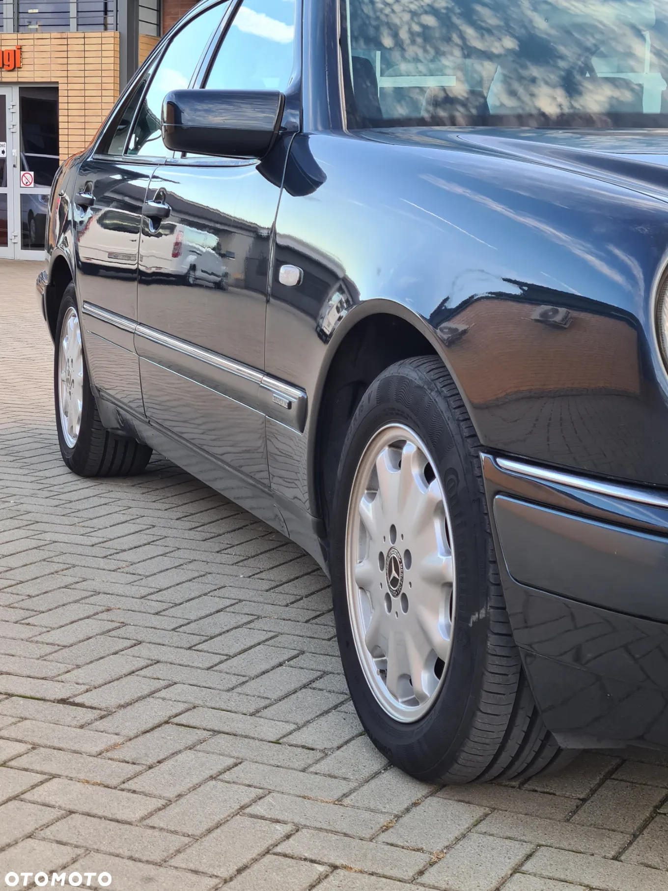 Mercedes-Benz Klasa E 320 4 Matic Elegance - 21