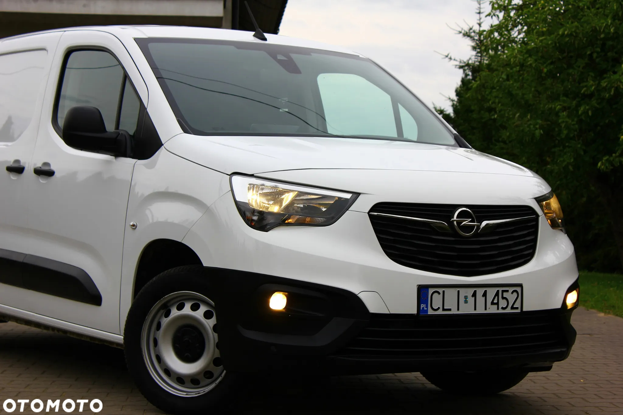 Opel Combo 1.5 CDTI 102KM LONG L2 3 OSOBOWY  NAVIGACJA KAMERA COFANIA CLIMATRONIC DWUSTREFOWY - 2