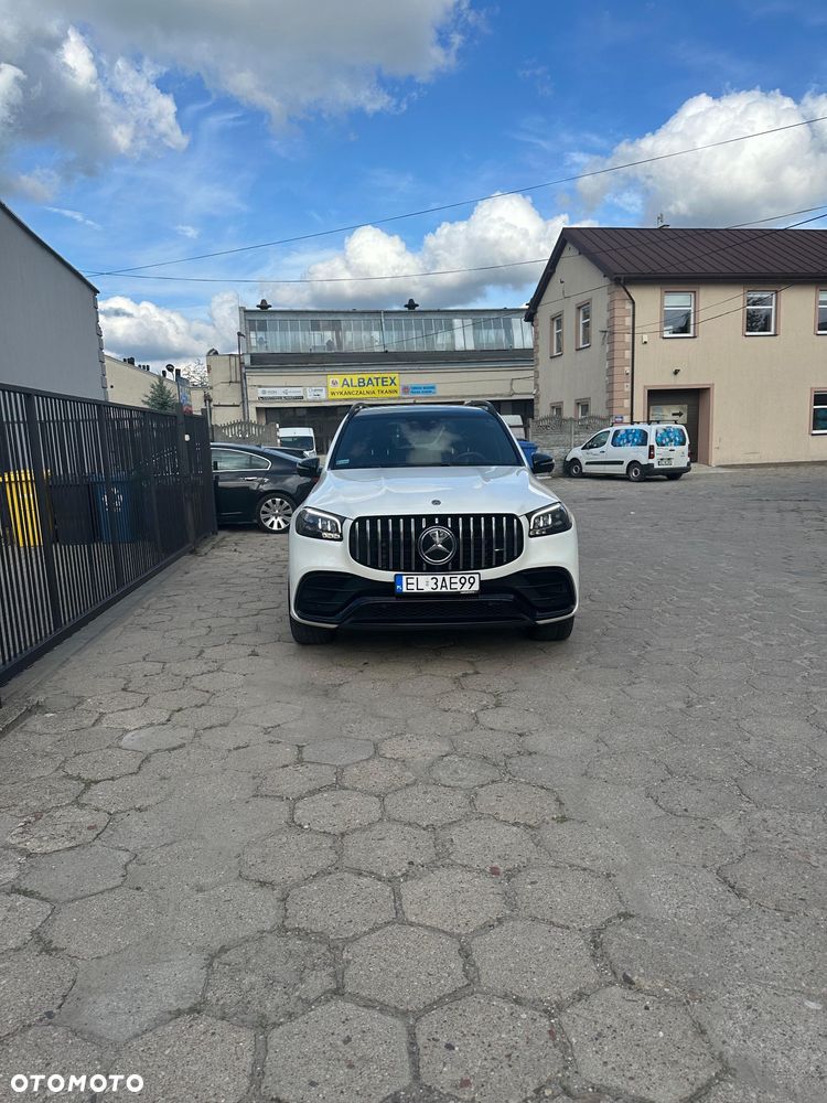 Mercedes-Benz GLS - 1