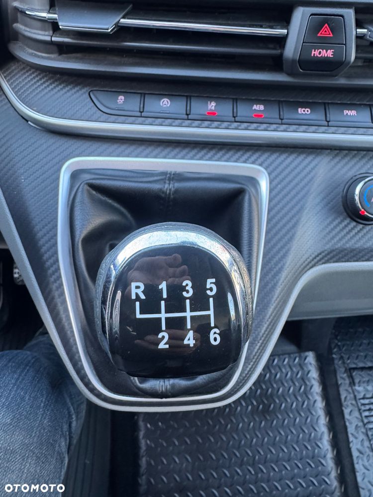 Maxus Deliver 9 - 25