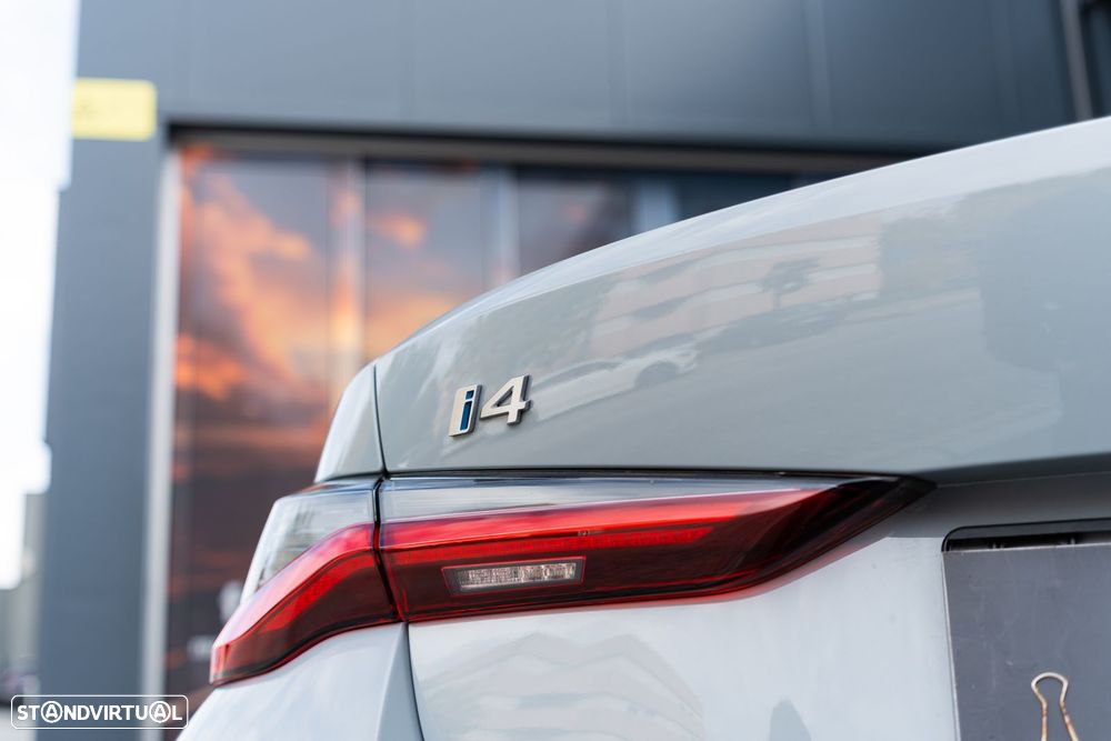 BMW i4 eDrive40 Desportiva M - 35