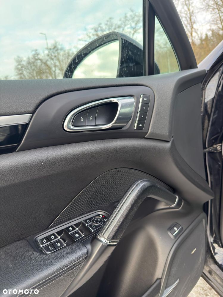 Porsche Cayenne S E-Hybrid Platinum Edition - 17