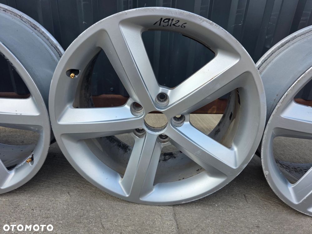 FELGA FELGI VW AUDI SKODA A3 A4 A6 8.0J R18 ET47 8K0601025Q 19/26 KOMPLET - 5
