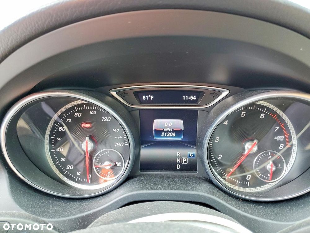 Mercedes-Benz GLA - 11