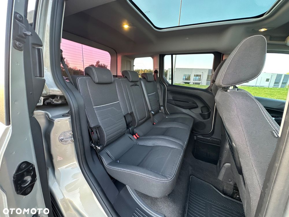 Ford Tourneo Connect 1.5 TDCi Titanium - 19