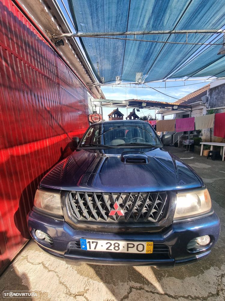 Mitsubishi Pajero Sport 2.5 TD GLS - 15