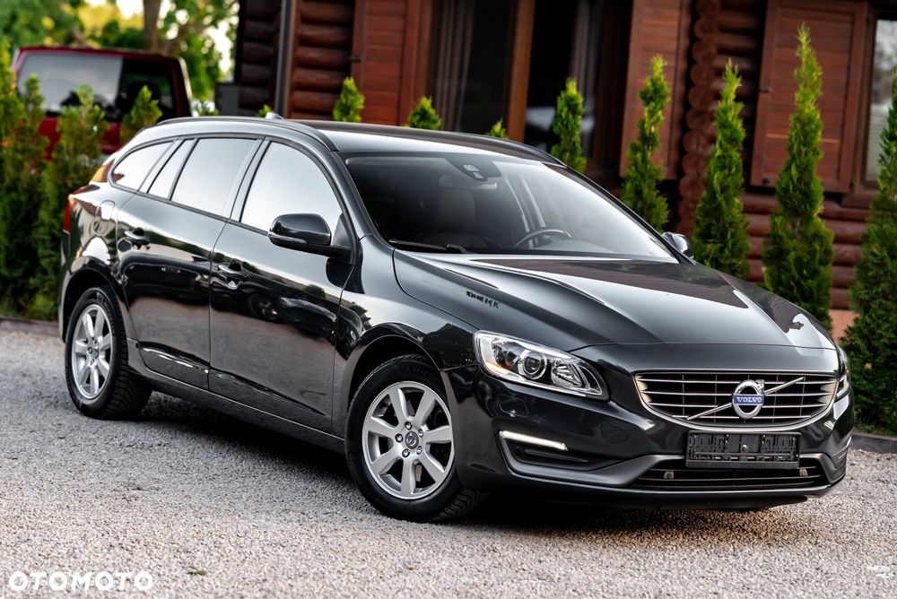 Volvo V60 D4 AWD Geartronic Momentum - 4