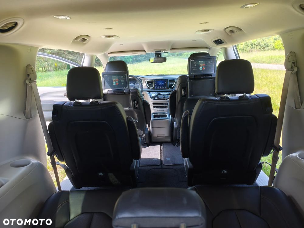 Chrysler Pacifica - 31