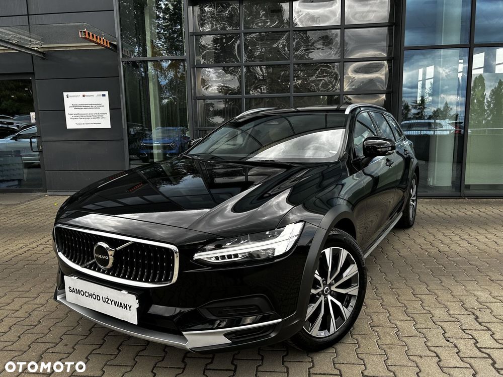 Volvo V90 Cross Country - 4