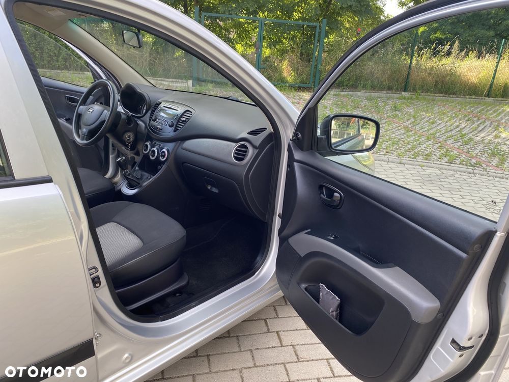 Hyundai i10 1.1 Edition 20 - 25