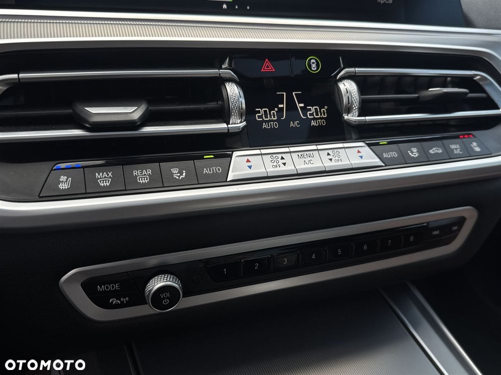 BMW X5 M50i - 15