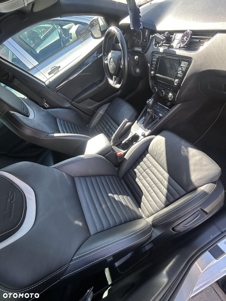 Skoda Octavia 2.0 TSI DSG RS - 14