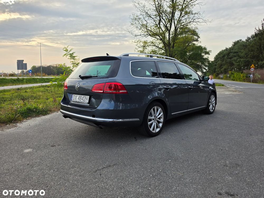 Volkswagen Passat - 1