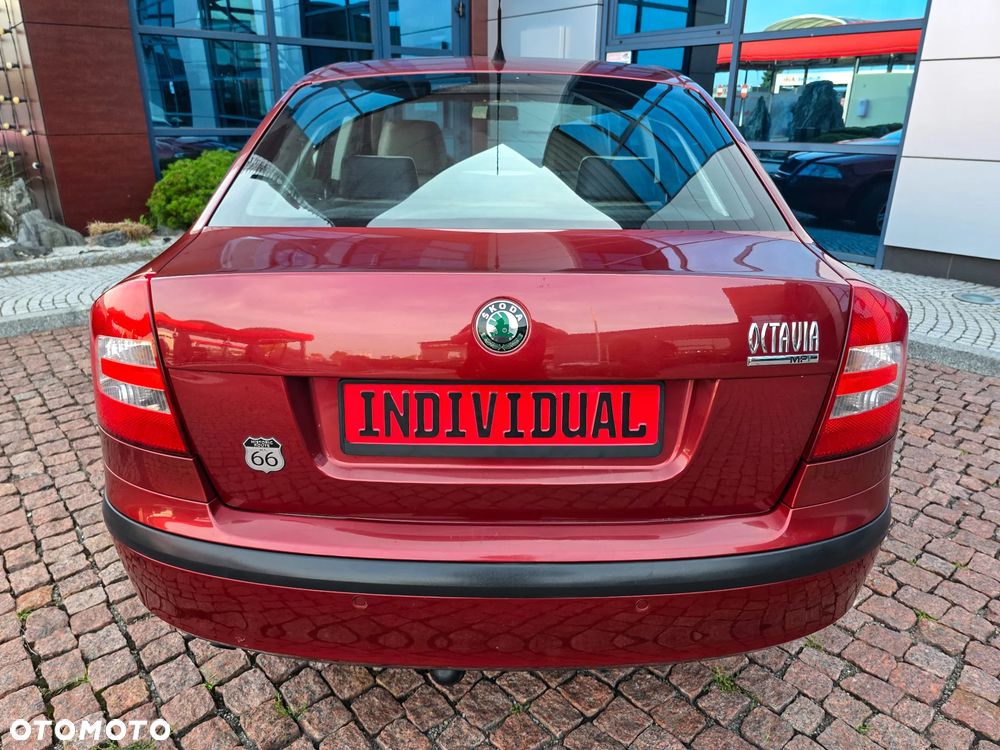 Skoda Octavia 1.6 Ambiente - 15