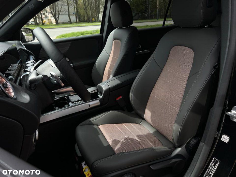Mercedes-Benz EQB - 4