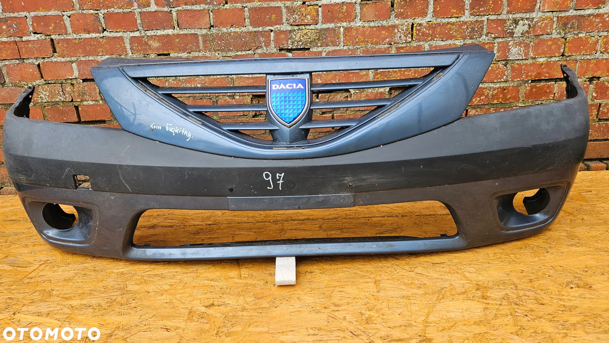 Dacia Logan 1 2004-2008 Zderzak przód Zderzak przedni z logo Znaczek - 6