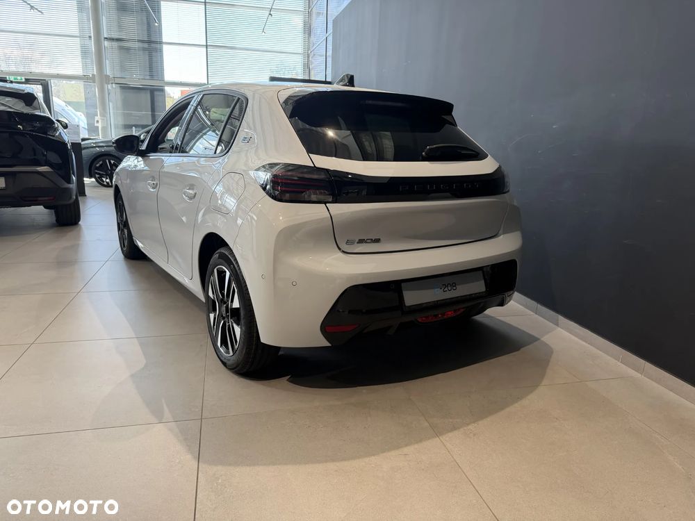 Peugeot 208 Allure - 4