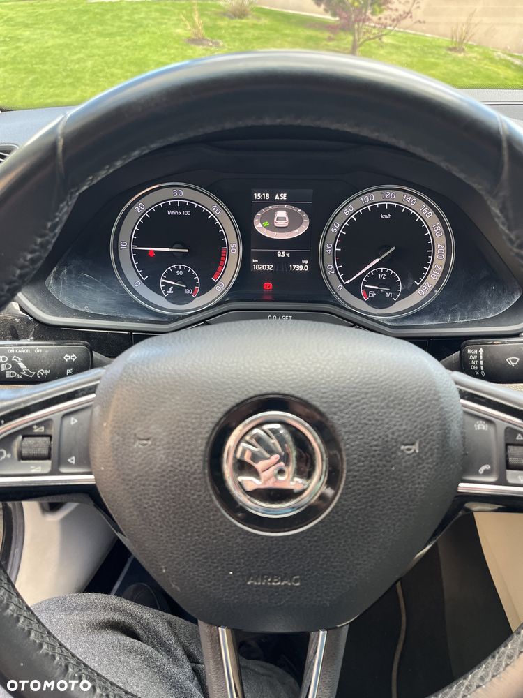 Skoda Superb 2.0 TDI L&K - 8