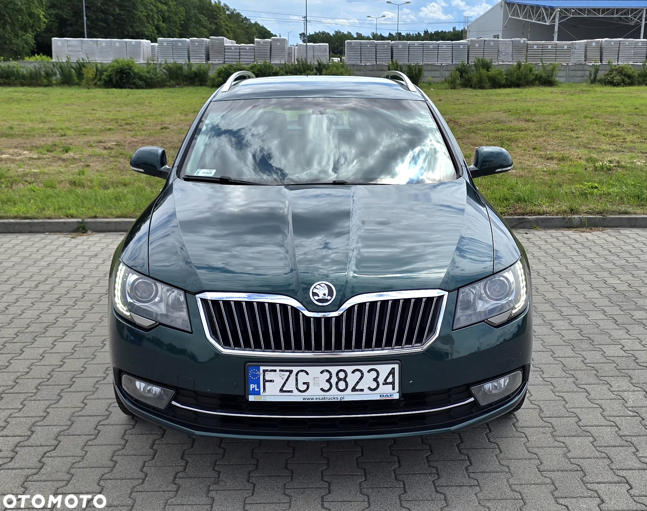Skoda Superb 2.0 TDI Elegance DSG - 2