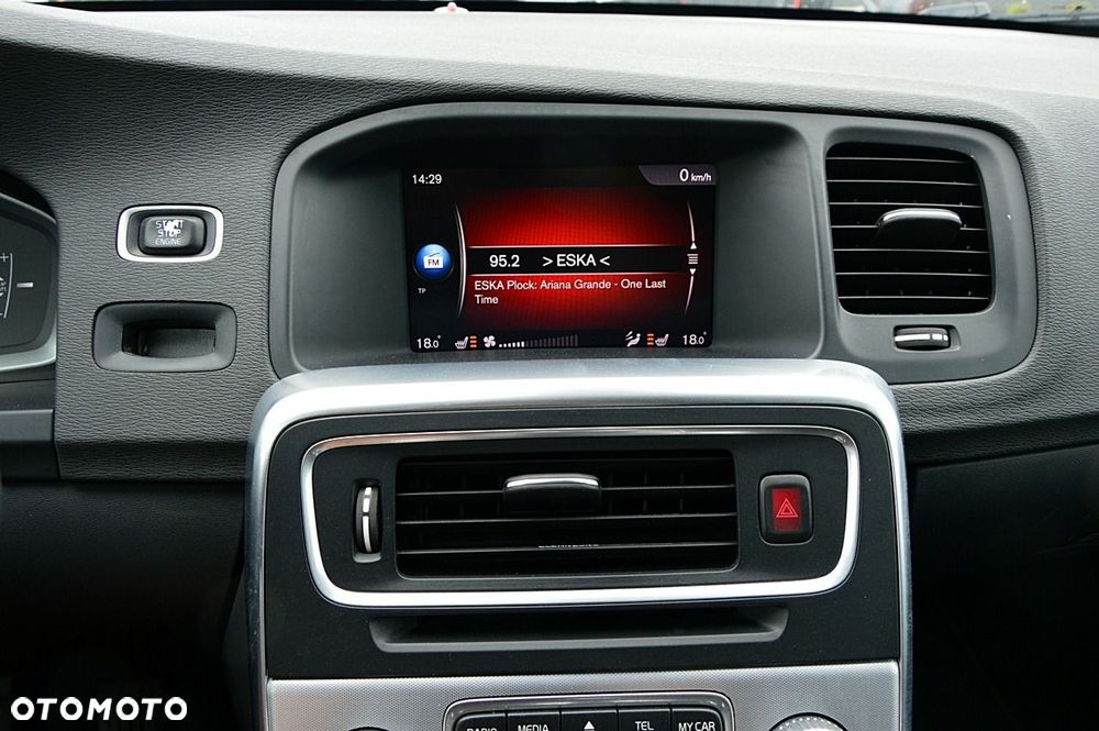 Volvo V60 D2 Drive-E Momentum - 33
