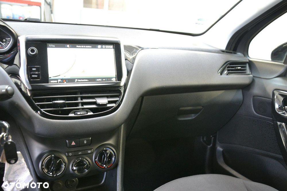 Peugeot 208 - 22