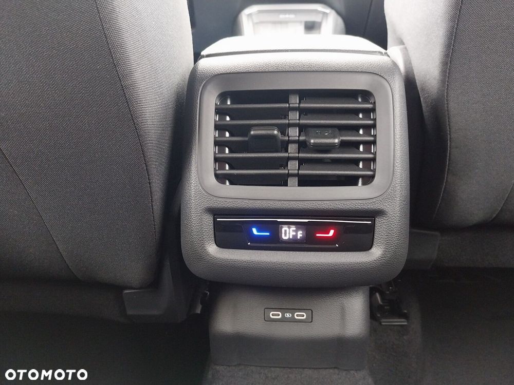 Volkswagen T-Roc - 18