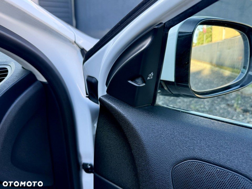 Volvo V40 T3 Summum - 32