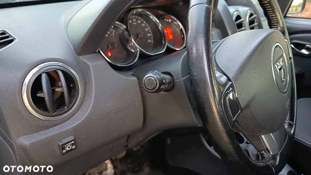 Dacia Duster 1.6 Laureate 4x4 - 11