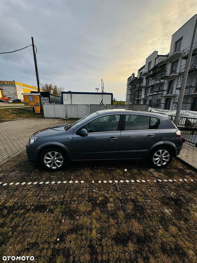 Opel Astra 1.6 Essentia - 2