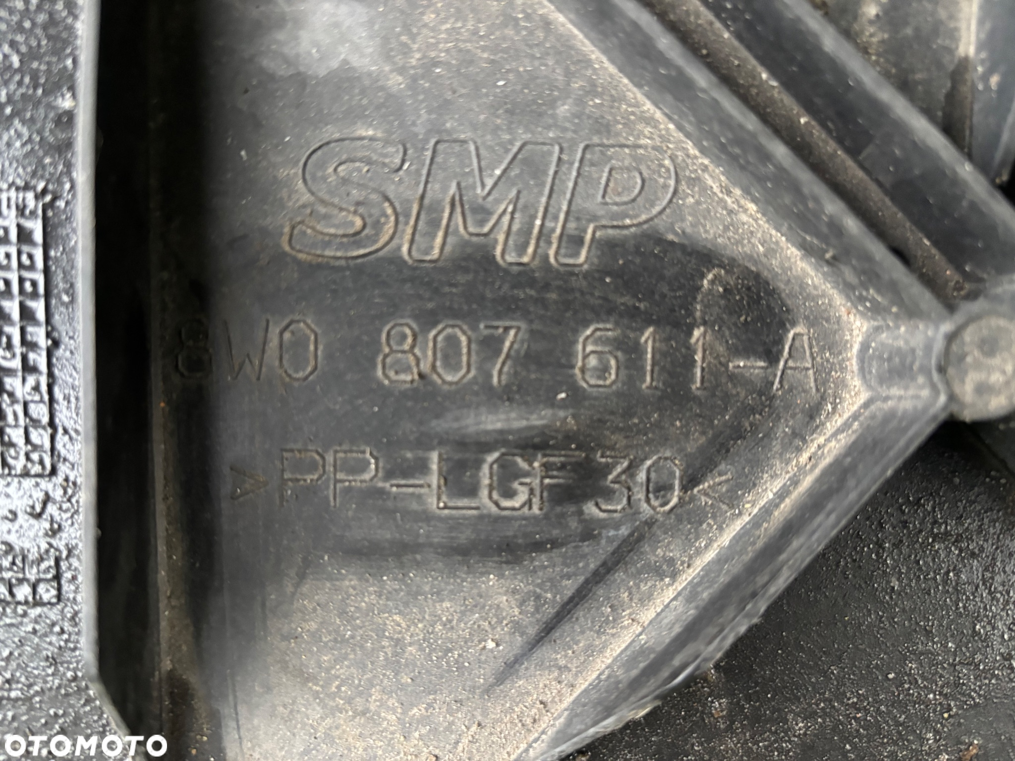 Audi A4 B9 8W0 S-Line 15-19 AUDI A4 B9 S-LINE 2015- 19 płyta pod zderzak  8W0807611A - 3
