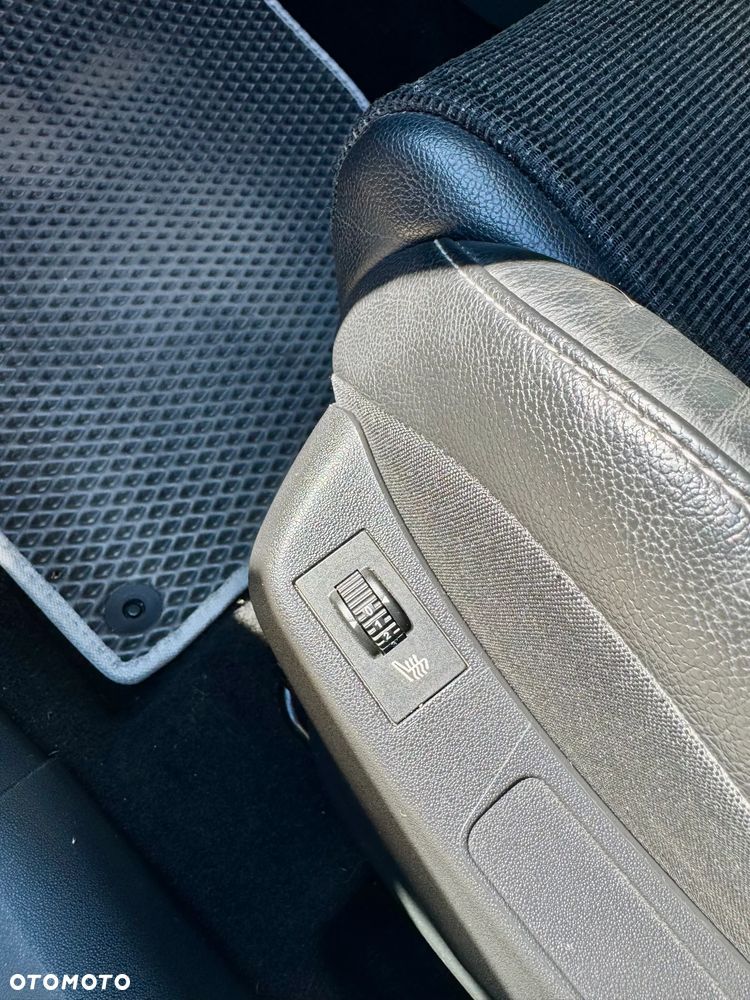 Citroën C4 PureTech 130 Stop&Start SHINE - 4