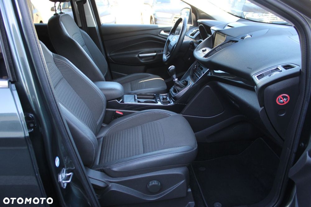 Ford Kuga - 24