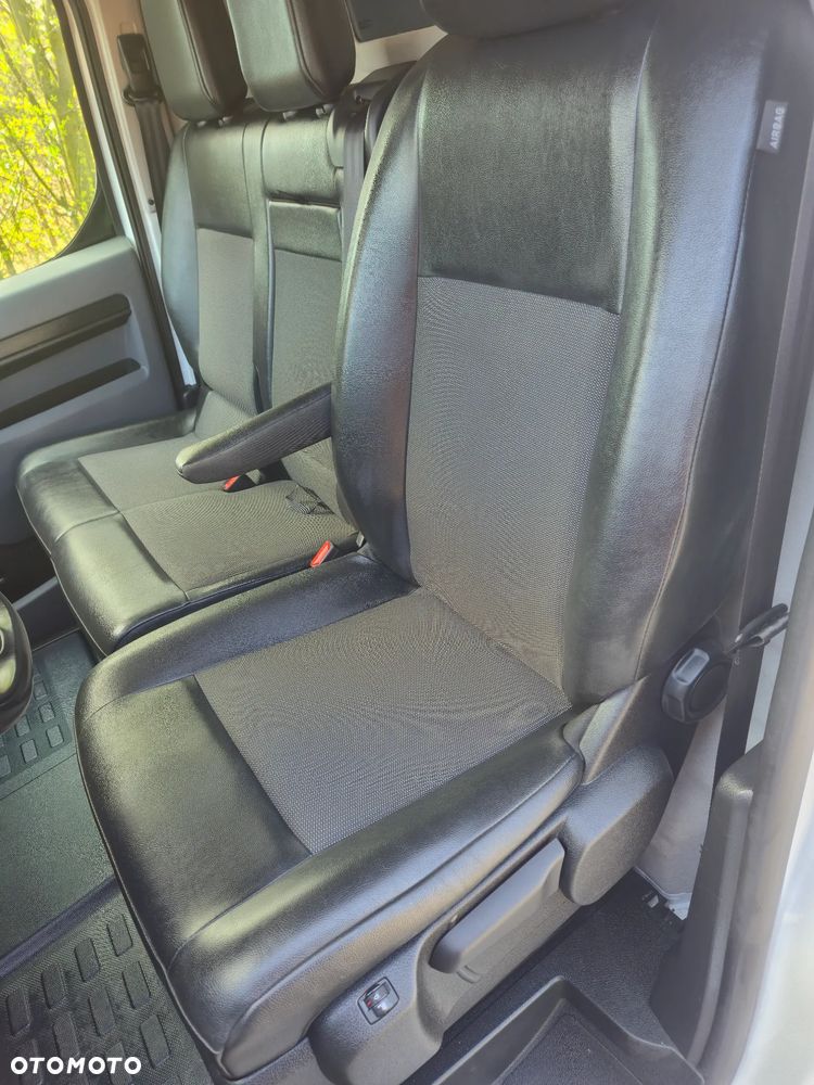 Toyota Proace L2 2020r 2.0HDI BLIS KAMERA  FULL SERVIS ASO JAK NOWY 100% BEZWYPADKOWY - 23