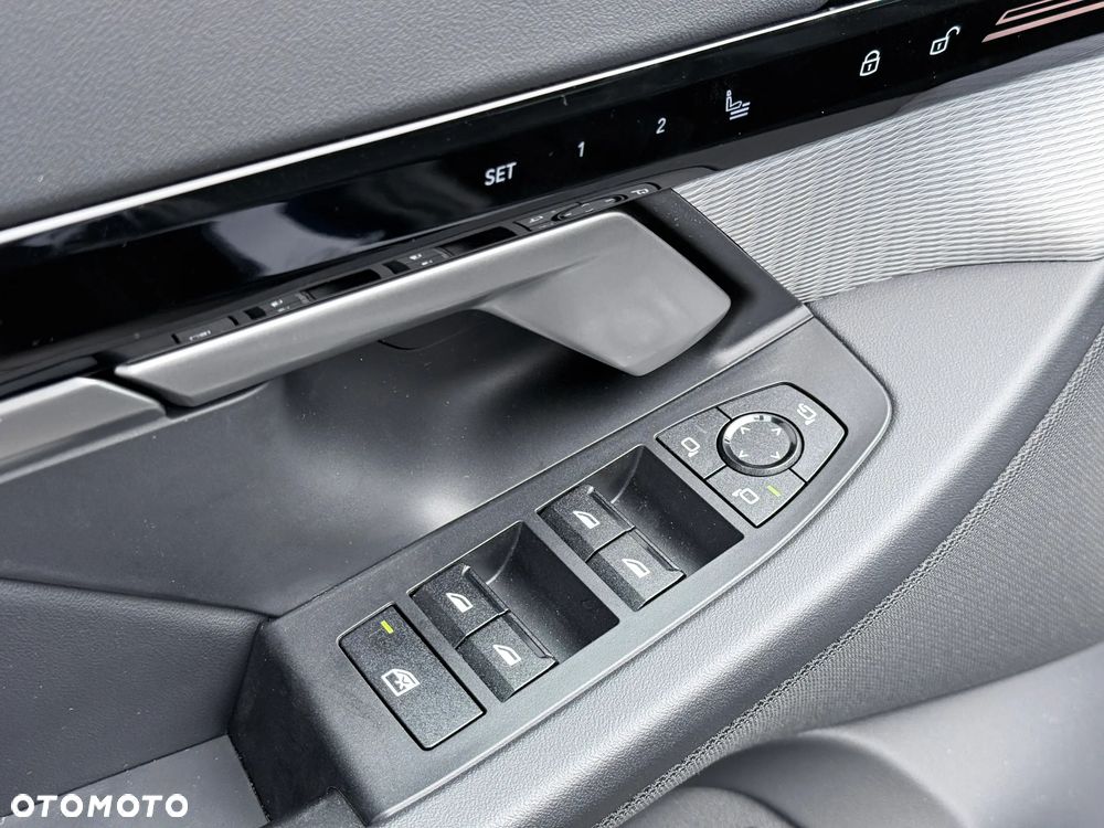 BMW Seria 5 520d xDrive - 25