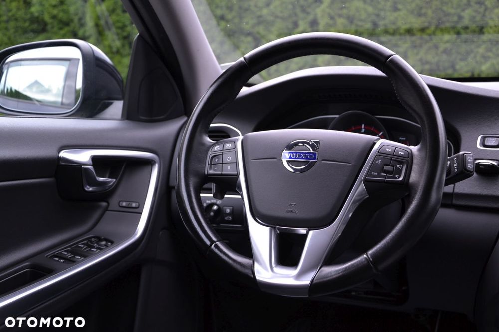 Volvo V60 D3 Geartronic Summum - 11