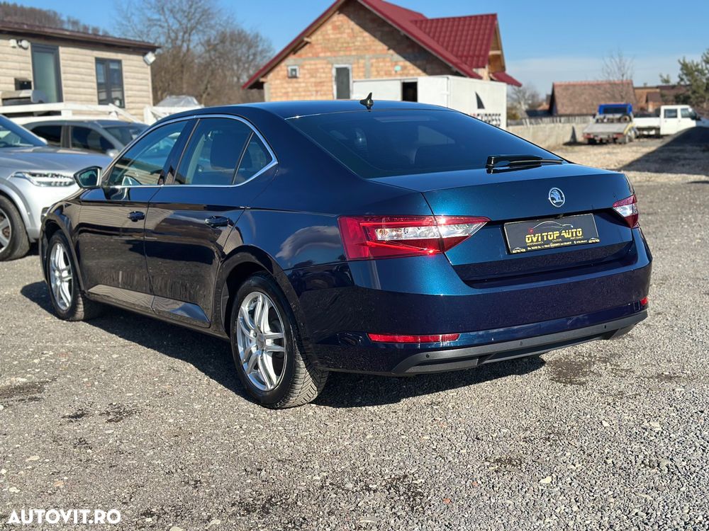 Skoda Superb 1.6 TDI DSG Ambition - 6