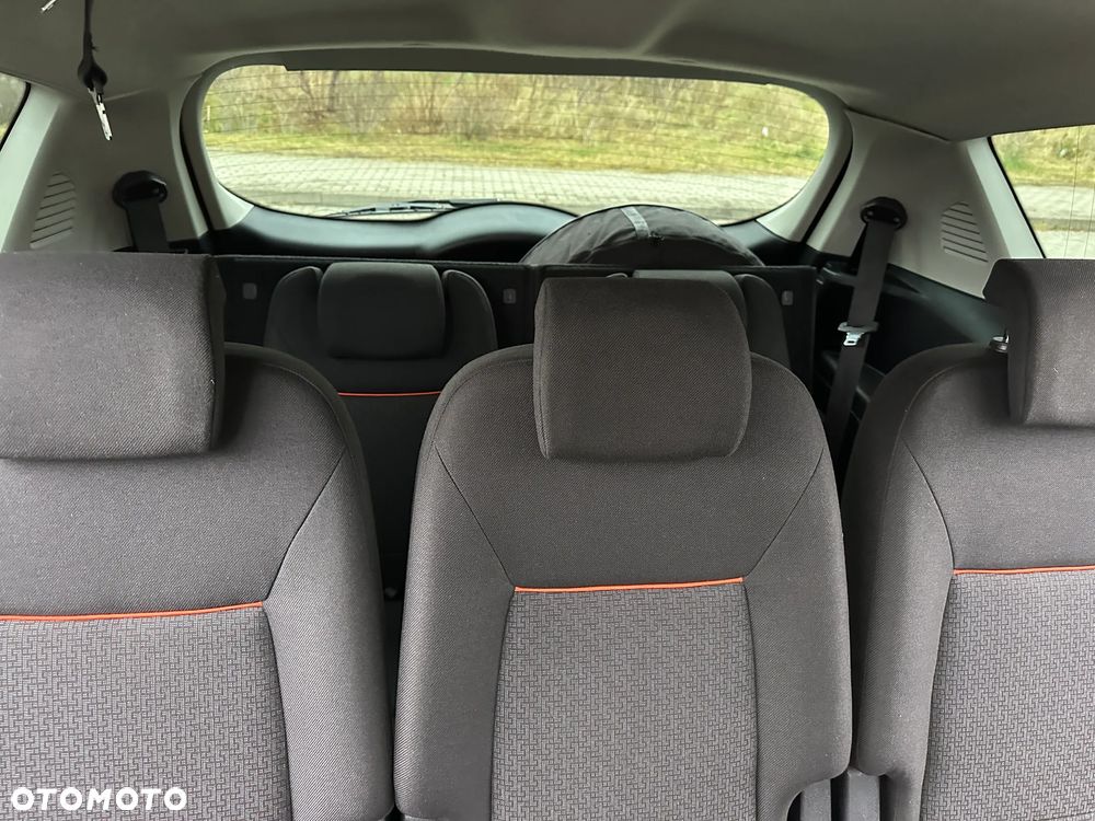 Ford S-Max 2.0 TDCi DPF Ambiente - 22