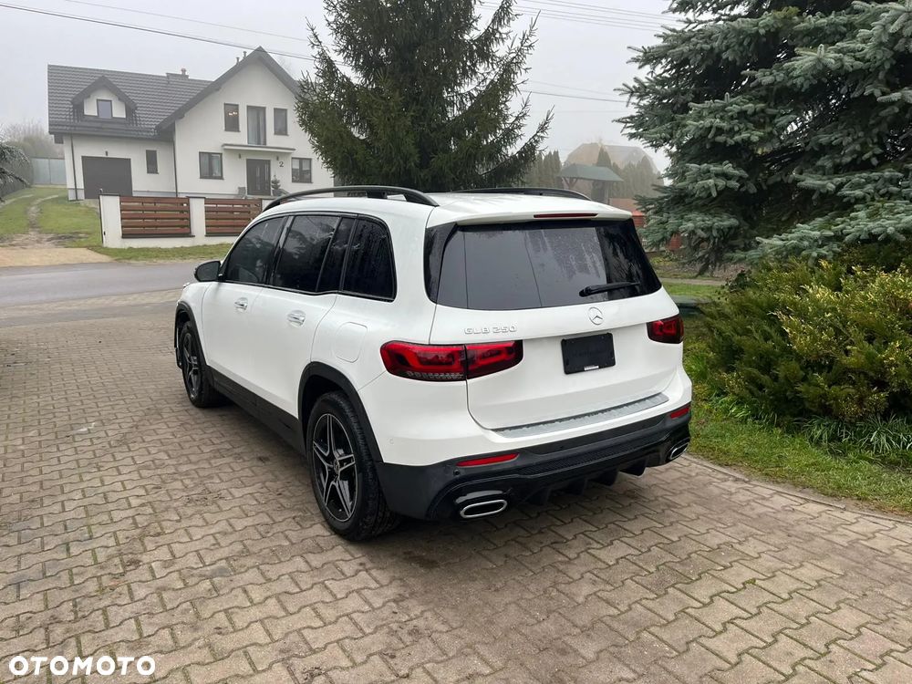 Mercedes-Benz GLB 250 8G-DCT AMG Line - 6