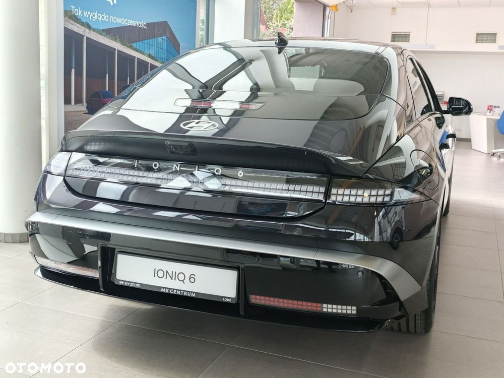 Hyundai IONIQ 6 - 6