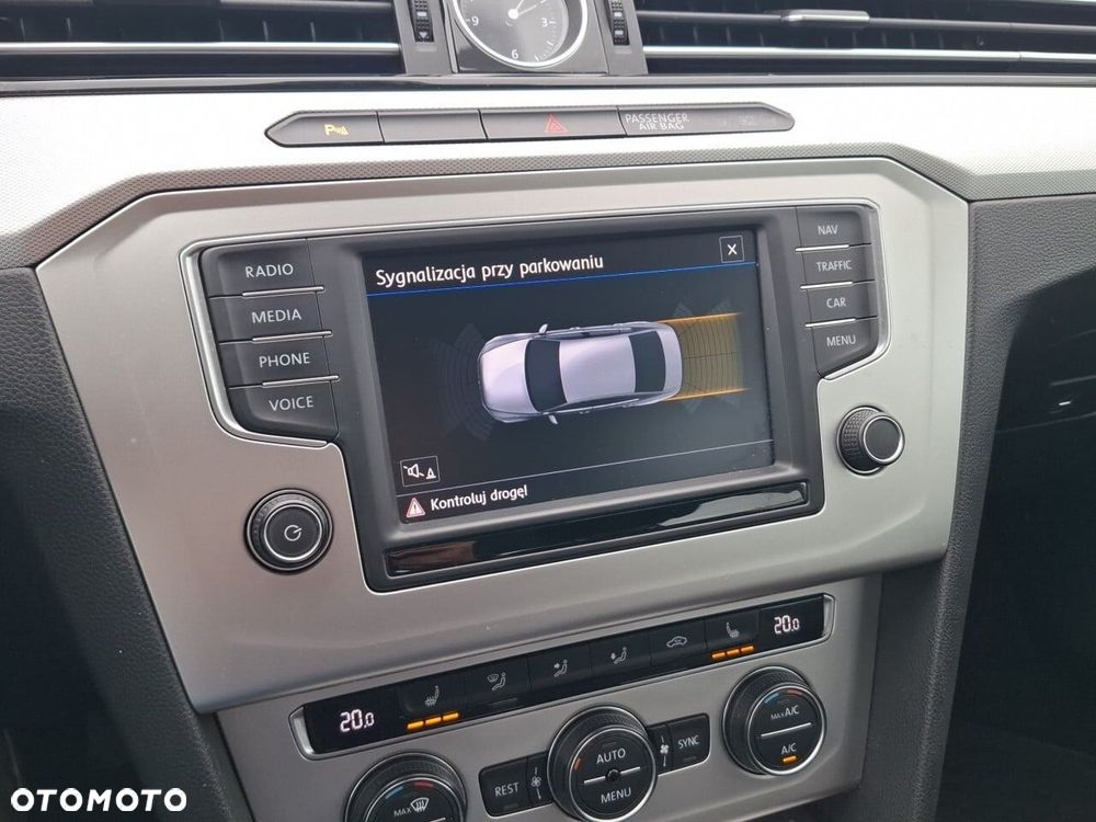 Volkswagen Passat 2.0 TDI BMT Comfortline DSG - 26