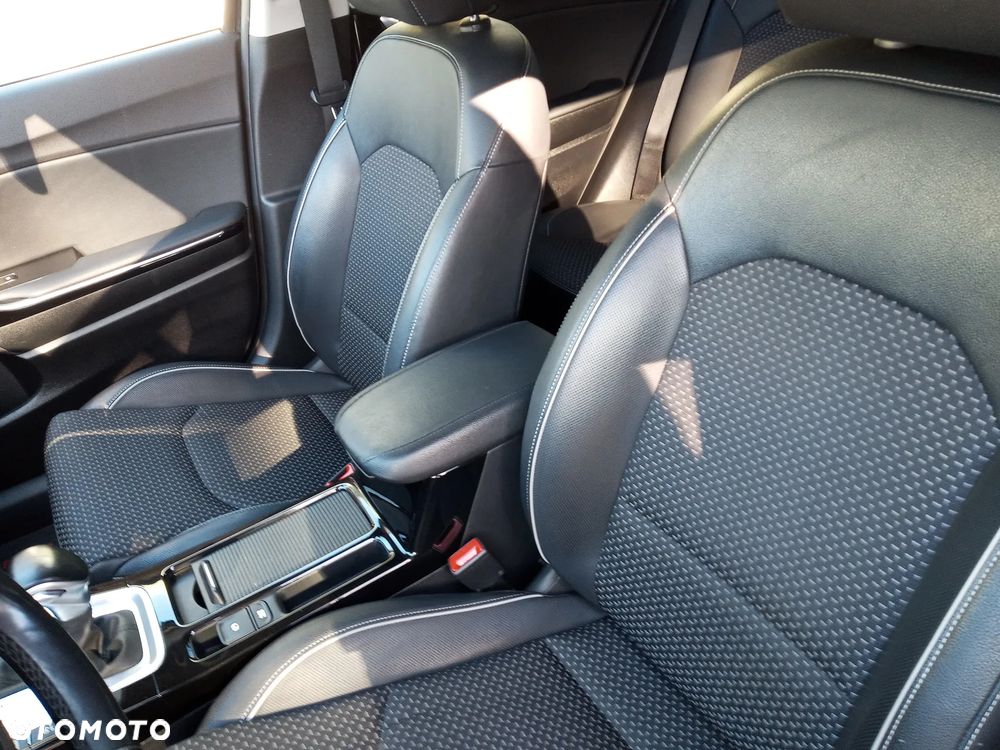 Kia Ceed 1.6 CRDi SCR L Business Line Plus DCT - 24