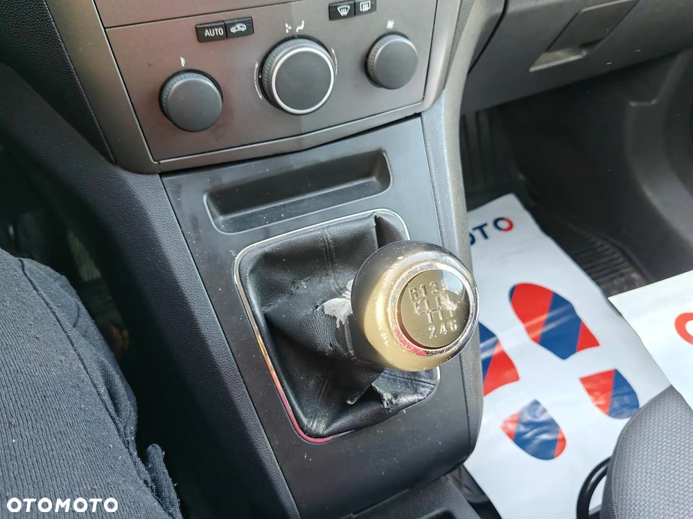 Opel Zafira 1.9 CDTI - 26