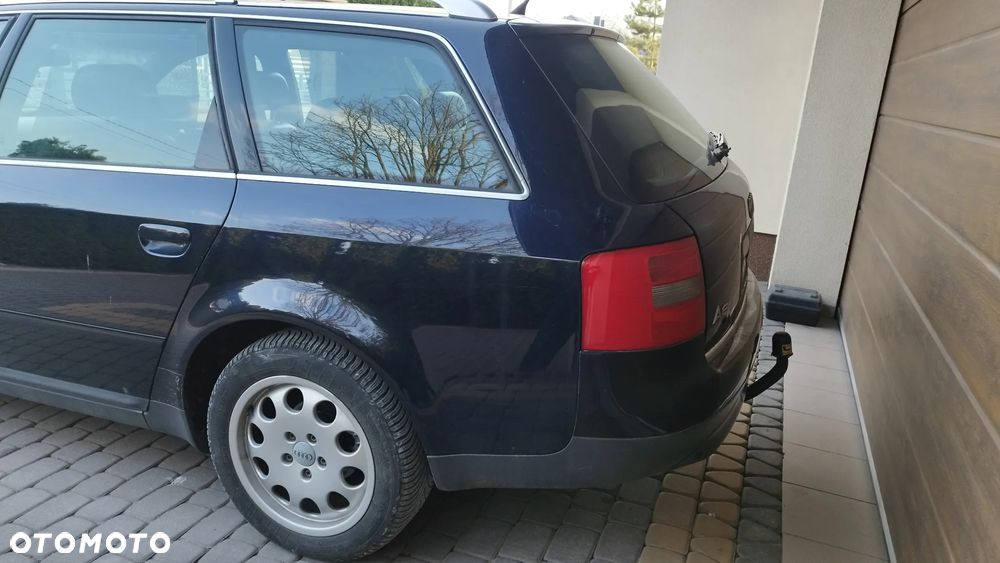 Audi A6 Avant 2.4 - 9