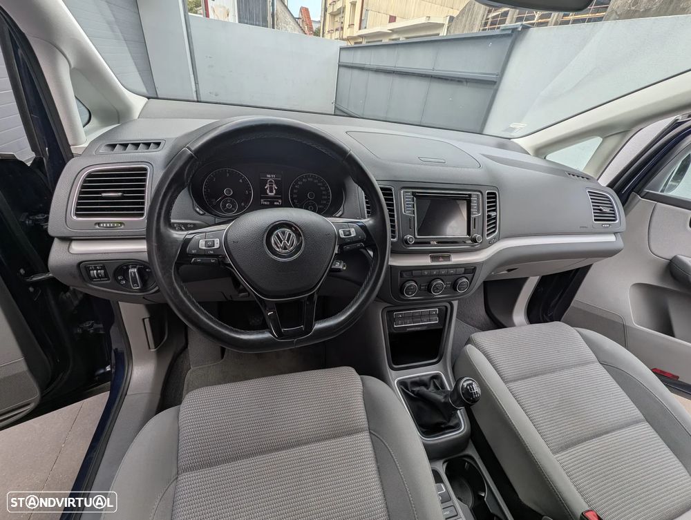 VW Sharan 2.0 TDI Confortline - 25