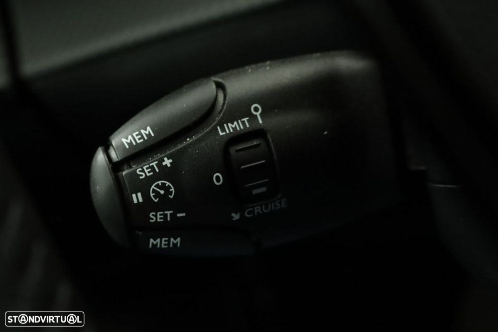Peugeot 2008 1.2 Allure - 17